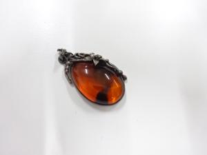 琥珀　ペンダントトップ